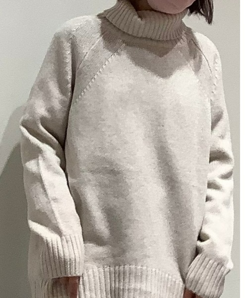 Pitta Re:)（ピッタリ）の「ラムウール混 オフタートルニットプルオーバー（ニット/セーター・レディース・ブラック/ブラウン/ライトベージュ/チェリーピンク・M/L）」の19枚目の写真