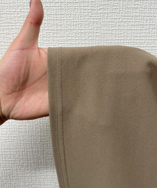 junoah（ジュノア）の「ベルスリーブバックケープワンピース（ワンピース・レディース・ブラウン/ブラック/グレイッシュベージュ・X-LARGE/LARGE/MEDIUM）」の18枚目の写真