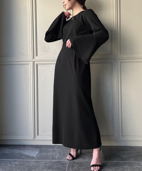 junoah（ジュノア）の「ベルスリーブバックケープワンピース（ワンピース・レディース・ブラウン/ブラック/グレイッシュベージュ・X-LARGE/LARGE/MEDIUM）」の7枚目の写真