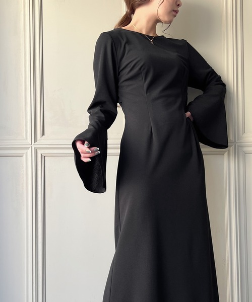 junoah（ジュノア）の「ベルスリーブバックケープワンピース（ワンピース・レディース・ブラウン/ブラック/グレイッシュベージュ・X-LARGE/LARGE/MEDIUM）」の8枚目の写真