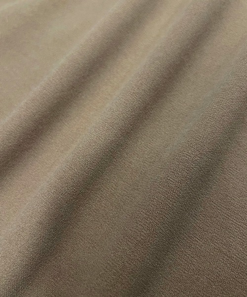 junoah（ジュノア）の「ベルスリーブバックケープワンピース（ワンピース・レディース・ブラウン/ブラック/グレイッシュベージュ・X-LARGE/LARGE/MEDIUM）」の17枚目の写真