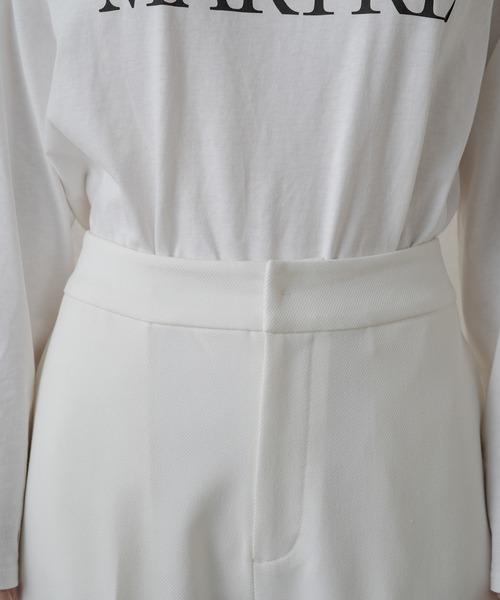 LOUNGEDRESS(ラウンジドレス)の「フレアスラックス(スラックス・レディース・オフホワイト/ネイビー・SMALL/MEDIUM)」の21枚目の写真