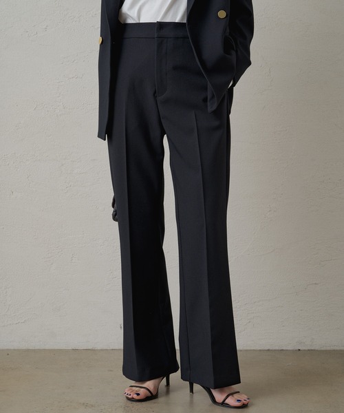 LOUNGEDRESS(ラウンジドレス)の「フレアスラックス(スラックス・レディース・オフホワイト/ネイビー・SMALL/MEDIUM)」の17枚目の写真