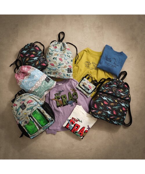 BREEZE（ブリーズ）の「福井県立恐竜博物館コラボ 恐竜総柄リュック（バックパック/リュック・キッズ・ブラック/ベージュ・MEDIUM/SMALL）」の8枚目の写真