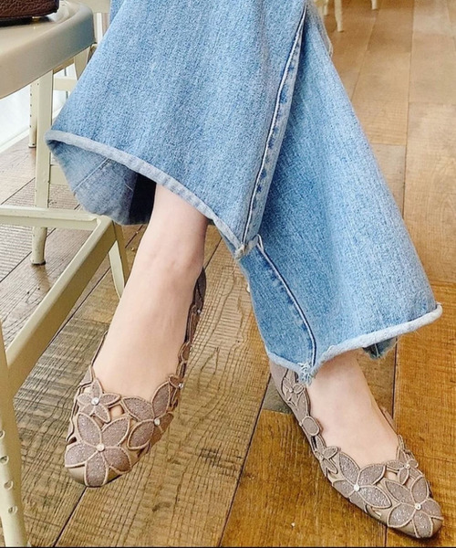 Bridget Birkin(ブリジットバーキン)の「【Bridget Birkin】フラワーカットワークラメパンプス(531023)(パンプス・レディース・ブラウン/ライトブルー/アイボリー/ブラック/ベージュ・22.5/23/23.5/24/24.5)」の10枚目の写真
