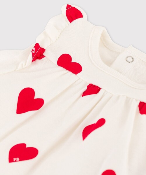 PETIT BATEAU(プチバトー)の「ハートプリント半袖ドレスボディ(ロンパース・キッズ・ホワイト×レッド・6MONTH/12MONTH)」の4枚目の写真