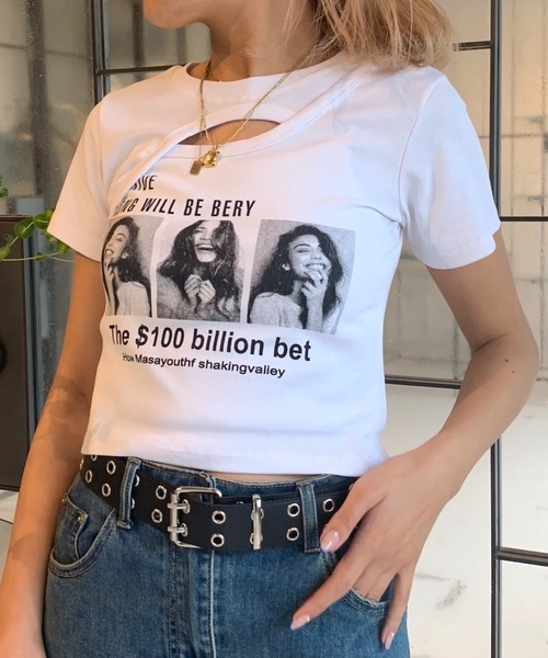 SHAGGIE(シャギー)の「カットアウトフロントプリントショート丈Tシャツ(Tシャツ/カットソー・レディース・ブラック/グレー/ホワイト・FREE)」の16枚目の写真