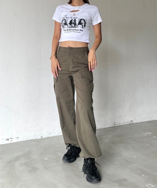 SHAGGIE(シャギー)の「カットアウトフロントプリントショート丈Tシャツ(Tシャツ/カットソー・レディース・ブラック/グレー/ホワイト・FREE)」の22枚目の写真