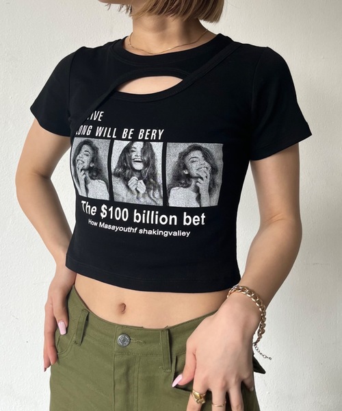 SHAGGIE(シャギー)の「カットアウトフロントプリントショート丈Tシャツ(Tシャツ/カットソー・レディース・ブラック/グレー/ホワイト・FREE)」の8枚目の写真