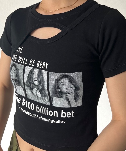 SHAGGIE(シャギー)の「カットアウトフロントプリントショート丈Tシャツ(Tシャツ/カットソー・レディース・ブラック/グレー/ホワイト・FREE)」の9枚目の写真