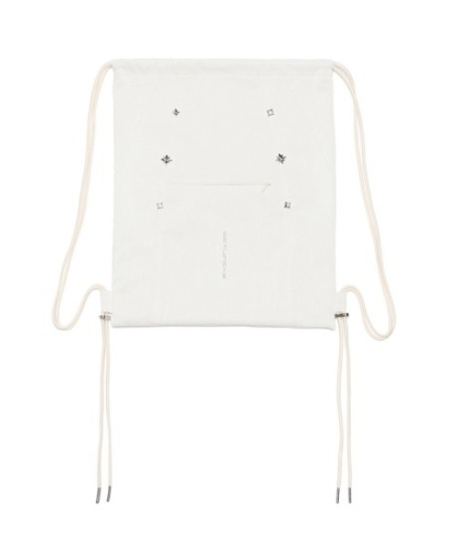 SETUPEXE（セットアップイーエックスイー）の「【SETUP‐EXE / セットアップエグゼ】Wrinkle leather star stud Gym sack / フェイクレザー ナップサック（バックパック/リュック・レディース・オフホワイト/ブラック・ONE SIZE）」の9枚目の写真