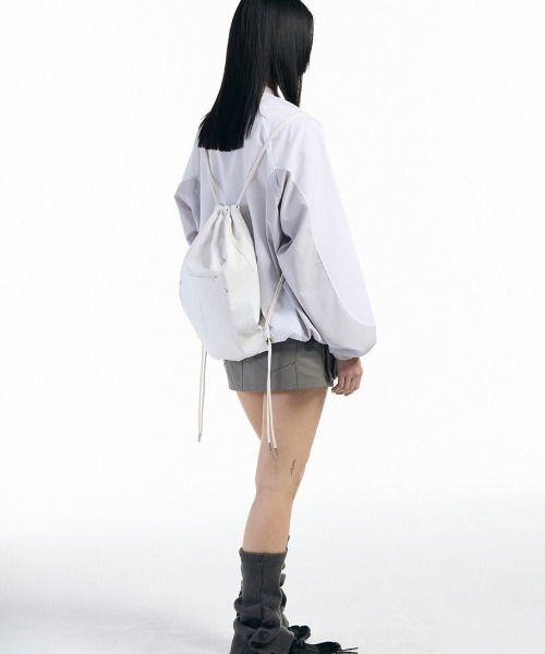 SETUPEXE（セットアップイーエックスイー）の「【SETUP‐EXE / セットアップエグゼ】Wrinkle leather star stud Gym sack / フェイクレザー ナップサック（バックパック/リュック・レディース・オフホワイト/ブラック・ONE SIZE）」の21枚目の写真