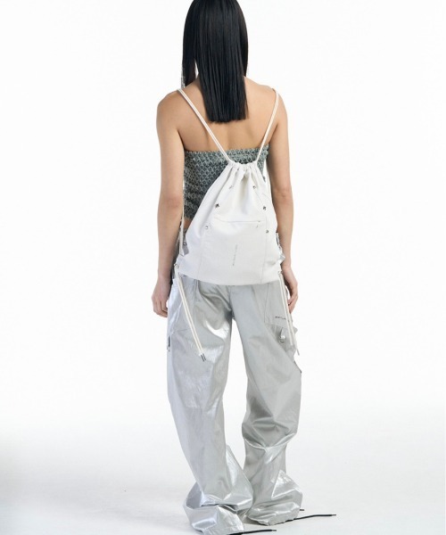 SETUPEXE（セットアップイーエックスイー）の「【SETUP‐EXE / セットアップエグゼ】Wrinkle leather star stud Gym sack / フェイクレザー ナップサック（バックパック/リュック・レディース・オフホワイト/ブラック・ONE SIZE）」の8枚目の写真