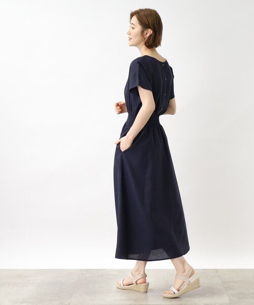 バックボタンフレンチスリーブワンピース