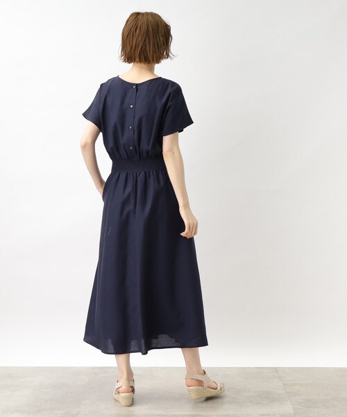 バックボタンフレンチスリーブワンピース