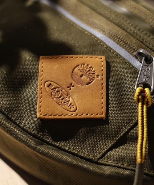 Timberland（ティンバーランド）の「■Eastpak  x Timberland■ BUNDEL TBL（ボディバッグ/ウエストポーチ・メンズ・ブラック/カーキ/カモフラージュ・FREE）」の5枚目の写真