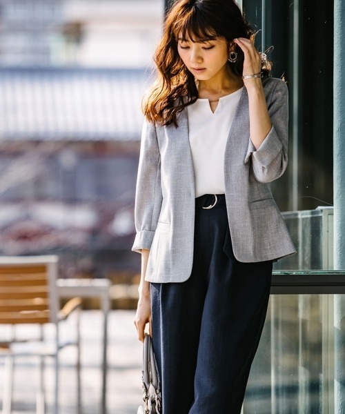 7days Life Styling（セブンデイズライフスタイリング）の「【品番振替】洗える麻調合繊７分袖ストレッチノーカラージャケット（接触冷感・防しわ・ストレッチ・UVカット）（ノーカラージャケット・レディース・ベージュ系/ネイビー系1/ライトグレー系/ネイビー系・L/M/S/LL）」の22枚目の写真