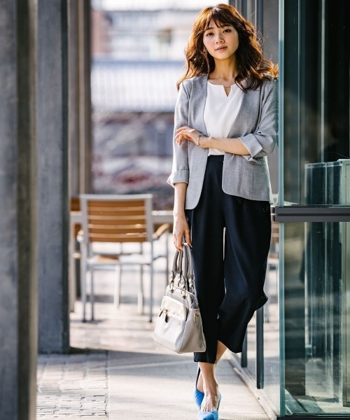 7days Life Styling（セブンデイズライフスタイリング）の「【品番振替】洗える麻調合繊７分袖ストレッチノーカラージャケット（接触冷感・防しわ・ストレッチ・UVカット）（ノーカラージャケット・レディース・ベージュ系/ネイビー系1/ライトグレー系/ネイビー系・L/M/S/LL）」の18枚目の写真