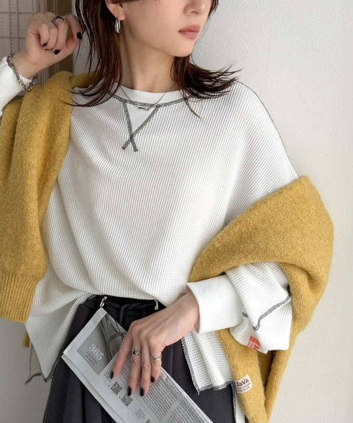 Java(ジャバ)の「《JaVaジャバ 別注》シンプルなのに格上げ。2way配色ワッフルロンTee(Tシャツ/カットソー・レディース・ライトグレー/ブラック/ベージュ/イエロー/ブルー/アイボリー/カーキブラウン/スモークピンク/チャコール/オフホワイト・SMALL/MEDIUM/LARGE/X-LARGE)」の2枚目の写真
