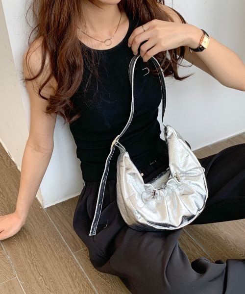 by muni:r(バイ ムニール)の「トレンドストリングショルダーバッグ(ショルダーバッグ・レディース・シルバー/ブルー/ブラック・ONE SIZE)」の9枚目の写真