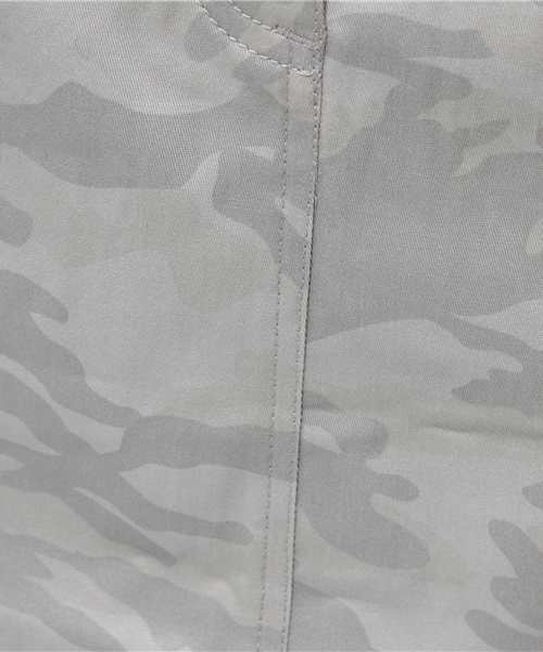 earth music&ecology（アースミュージックアンドエコロジー）の「迷彩タイトタックスカート（スカート・レディース・ライトグレー/ベージュ/カーキ/ネイビー・SMALL/MEDIUM）」の5枚目の写真