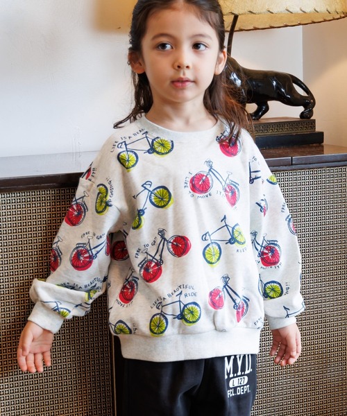 MAKE YOUR DAY（メイクユアデイ）の「WEB限定いろんな柄裏毛トレーナー■80～140cm（スウェット・キッズ・グレー/オレンジ/ネイビー/ライトグレー/アイボリー/ブラック/イエロー/ピンク・120/110/130/90/80/100/140）」の3枚目の写真