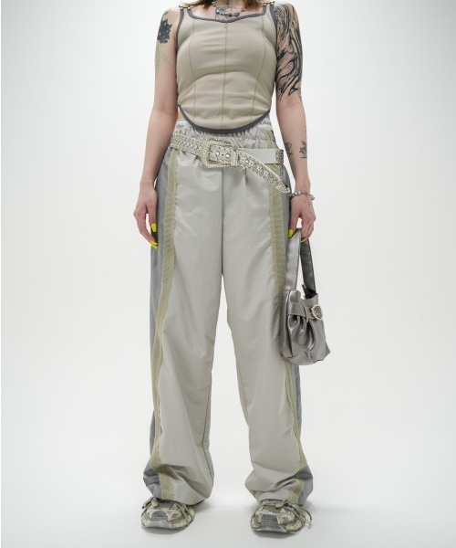 XU（エックスユー）の「ストリートファッション XU エックスユー mesh track pants トラックパンツ ナイロンパンツ ラインパンツ ジョガーパンツ カーゴパンツ テック系（カーゴパンツ・メンズ・ライトグレー・ONE SIZE）」の8枚目の写真