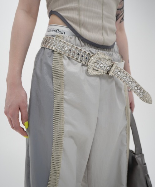 XU（エックスユー）の「ストリートファッション XU エックスユー mesh track pants トラックパンツ ナイロンパンツ ラインパンツ ジョガーパンツ カーゴパンツ テック系（カーゴパンツ・メンズ・ライトグレー・ONE SIZE）」の10枚目の写真