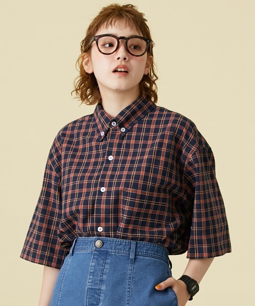 Le temps riche(ルタンリッシュ)の「ハーフスリーブボタンダウンシャツ <Le temps riche>(シャツ/ブラウス・レディース・サックスブルー/ネイビー/グリーン・M/L)」の3枚目の写真