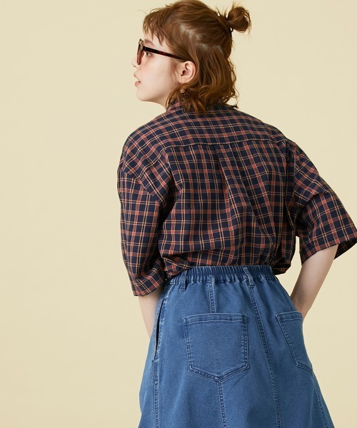 Le temps riche(ルタンリッシュ)の「ハーフスリーブボタンダウンシャツ <Le temps riche>(シャツ/ブラウス・レディース・サックスブルー/ネイビー/グリーン・M/L)」の11枚目の写真