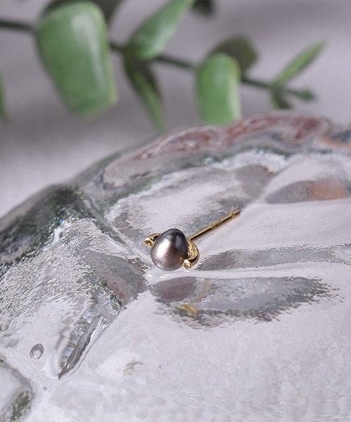itam(アイタム)の「【itam】アイタム/ Natural stone 淡水パールピアス(ピアス(両耳用)・レディース・グレー/ピンク/ホワイト系その他/ホワイト系その他2/ホワイト系その他3・FREE)」の1枚目の写真