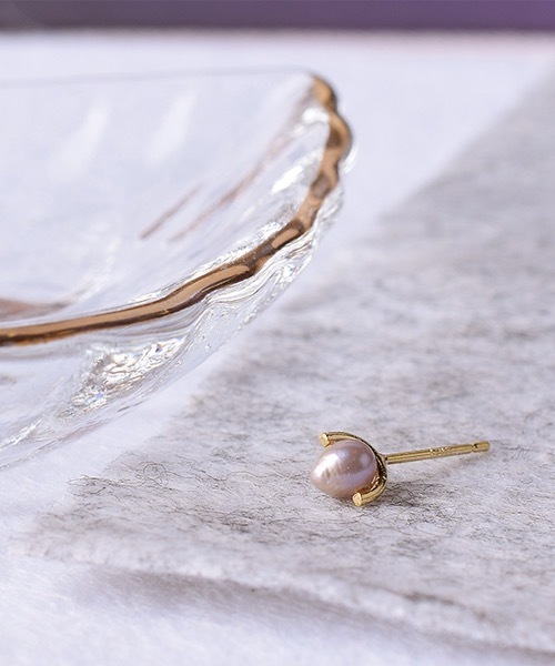 itam(アイタム)の「【itam】アイタム/ Natural stone 淡水パールピアス(ピアス(両耳用)・レディース・グレー/ピンク/ホワイト系その他/ホワイト系その他2/ホワイト系その他3・FREE)」の2枚目の写真