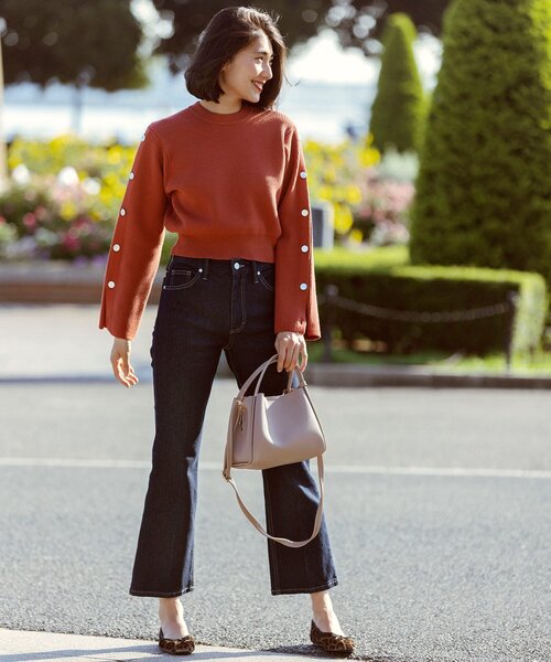 OPAQUE.CLIP(オペークドットクリップ)の「◆【大草直子さんコラボ】2way袖ボタンニット(ニット/セーター・レディース・ブラック/オフホワイト/ダークオレンジ・38/40/36)」の4枚目の写真