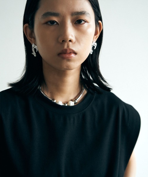 marjour(マージュール)の「HOOK MOTIF PIERCE(ピアス(両耳用)・レディース・ゴールド/シルバー・FREE)」の5枚目の写真
