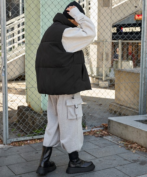 MONO-MART（モノマート）の「【CODDERR】ボリュームハイネック撥水ナイロン中綿ベスト（ダウンベスト・メンズ・アイボリー/ブラック/ネイビー・L/M）」の21枚目の写真