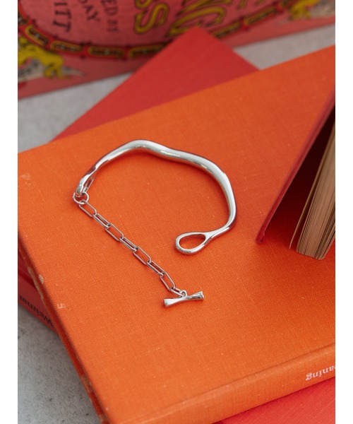 AMERICAN HOLIC（アメリカンホリック）の「ハーフチェーンブレス（ブレスレット・レディース・ゴールド/シルバー・FREE）」の2枚目の写真