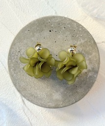フラワーボールピアス/cream pierce