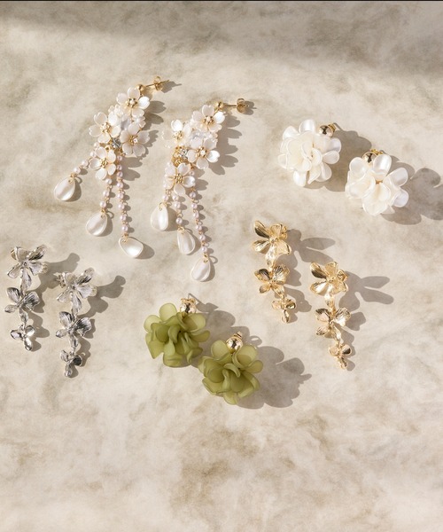 amplis（アンプリス）の「フラワーボールピアス/cream pierce（ピアス（両耳用）・レディース・グリーン/ホワイト・FREE）」の10枚目の写真