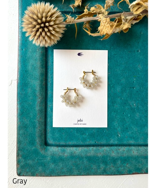 tone（トーン）の「【jebi】天然石のフープピアス（チタンポスト）(MA)（ピアス（両耳用）・レディース・ライトブルー/パープル/ネイビー/ピンク/ホワイト/レッド/ボルドー/イエロー/ブラック/グレー/ターコイズブルー/ブルー系その他/グリーン/ブラウン・FREE）」の4枚目の写真