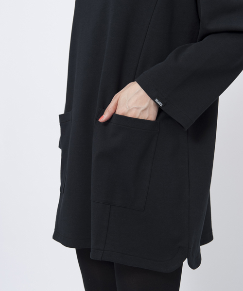 MILKFED.（ミルクフェド）の「【mini1月号　高橋愛さん着用】MOCK NECK H/S TOP（Tシャツ/カットソー・レディース・ホワイト/ブラック/アッシュ・ONE SIZE）」の4枚目の写真