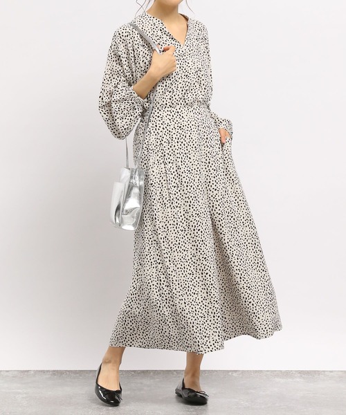 GLOBAL WORK Smile Seed Store（グローバルワーク スマイルシードストア）の「レーヨンスキッパーブラウス長袖/176128（シャツ/ブラウス・レディース・ブルー系その他/グレー系その他/ホワイト系その他/ホワイト系その他3/ホワイト系その他2/ブルー系その他7/ホワイト系その他5/ホワイト系その他7/ブラック系その他・MEDIUM/LARGE/SMALL/X-LARGE）」の10枚目の写真