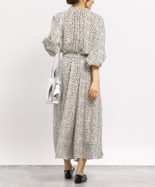 GLOBAL WORK Smile Seed Store（グローバルワーク スマイルシードストア）の「レーヨンスキッパーブラウス長袖/176128（シャツ/ブラウス・レディース・ブルー系その他/グレー系その他/ホワイト系その他/ホワイト系その他3/ホワイト系その他2/ブルー系その他7/ホワイト系その他5/ホワイト系その他7/ブラック系その他・MEDIUM/LARGE/SMALL/X-LARGE）」の11枚目の写真