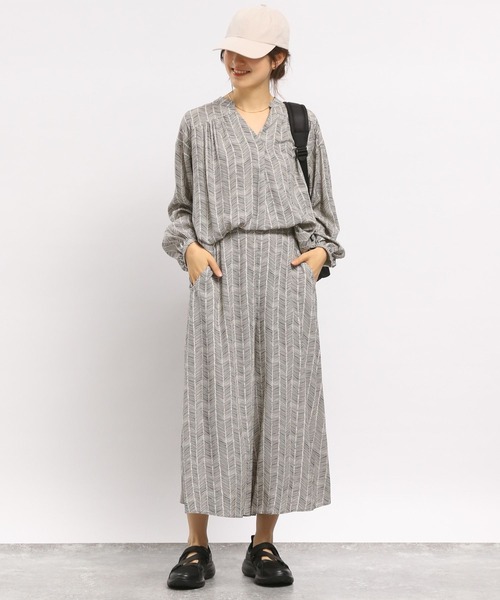 GLOBAL WORK Smile Seed Store（グローバルワーク スマイルシードストア）の「レーヨンスキッパーブラウス長袖/176128（シャツ/ブラウス・レディース・ブルー系その他/グレー系その他/ホワイト系その他/ホワイト系その他3/ホワイト系その他2/ブルー系その他7/ホワイト系その他5/ホワイト系その他7/ブラック系その他・MEDIUM/LARGE/SMALL/X-LARGE）」の16枚目の写真