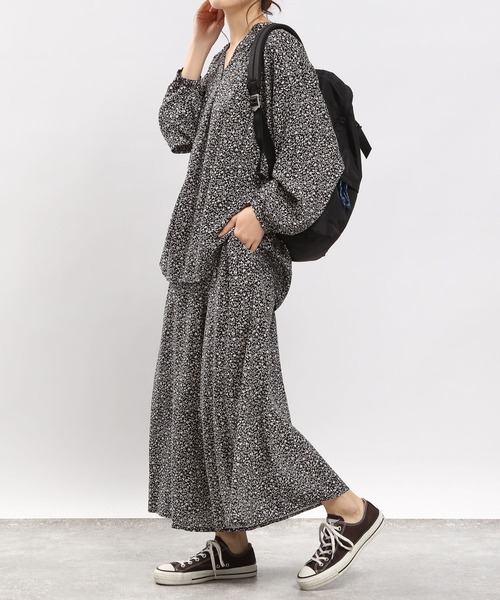 GLOBAL WORK Smile Seed Store（グローバルワーク スマイルシードストア）の「レーヨンスキッパーブラウス長袖/176128（シャツ/ブラウス・レディース・ブルー系その他/グレー系その他/ホワイト系その他/ホワイト系その他3/ホワイト系その他2/ブルー系その他7/ホワイト系その他5/ホワイト系その他7/ブラック系その他・MEDIUM/LARGE/SMALL/X-LARGE）」の21枚目の写真