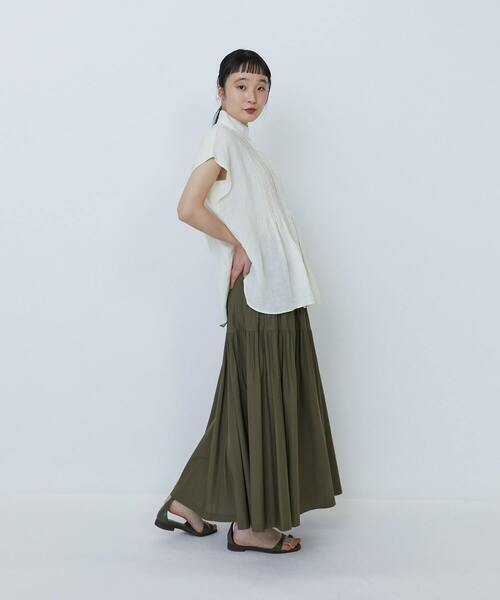 LOISIR（ロワズィール）の「リネンスタンドカラーノースリーブ
