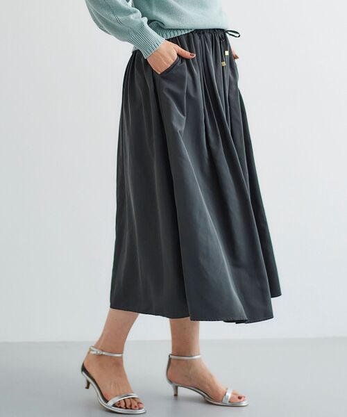 le.coeur blanc（ルクールブラン）の「タフタギャザーボリュームスカート（スカート・レディース・アイボリー/ブラック系その他/ラベンダー/ダークグレー・38）」の17枚目の写真