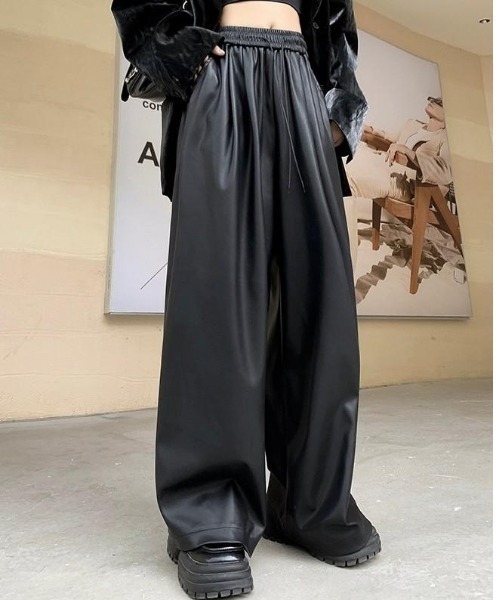 VIBGYOR（ヴィブジョー）の「合成皮革ワイドパンツ(BQ)（その他パンツ・レディース・ブラック/ブラウン・LARGE/MEDIUM）」の10枚目の写真