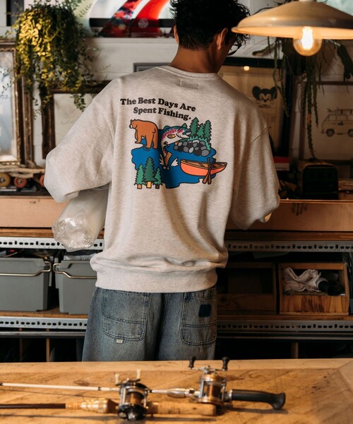 Foxfire（フォックスファイヤー）の「Foxfire/フォックスファイヤー 別注 Foxfire プリントクルーネック スウェット/トラウト/バックプリント/リラックスフィット（Tシャツ/カットソー・メンズ・グレー/ブルー/チャコールグレー/ライトグレー・MEDIUM/LARGE）」の9枚目の写真