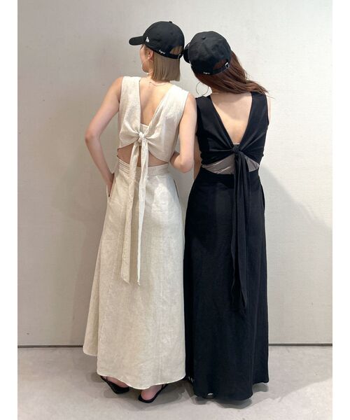 Ungrid（アングリッド）の「バックデザインノースリワンピース（ワンピース・レディース・ブルー/アイボリー/ブラック・SMALL/MEDIUM）」の8枚目の写真