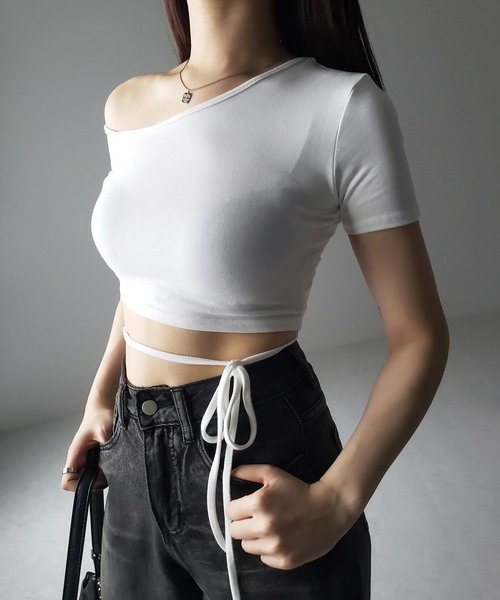 me+em select(ミームセレクト)の「※※【 3color 】ストラップリボンワンショルショートTシャツ / strap ribbon one shoulder short Tee(Tシャツ/カットソー・レディース・グレー/ホワイト/ブラック・FREE)」の2枚目の写真